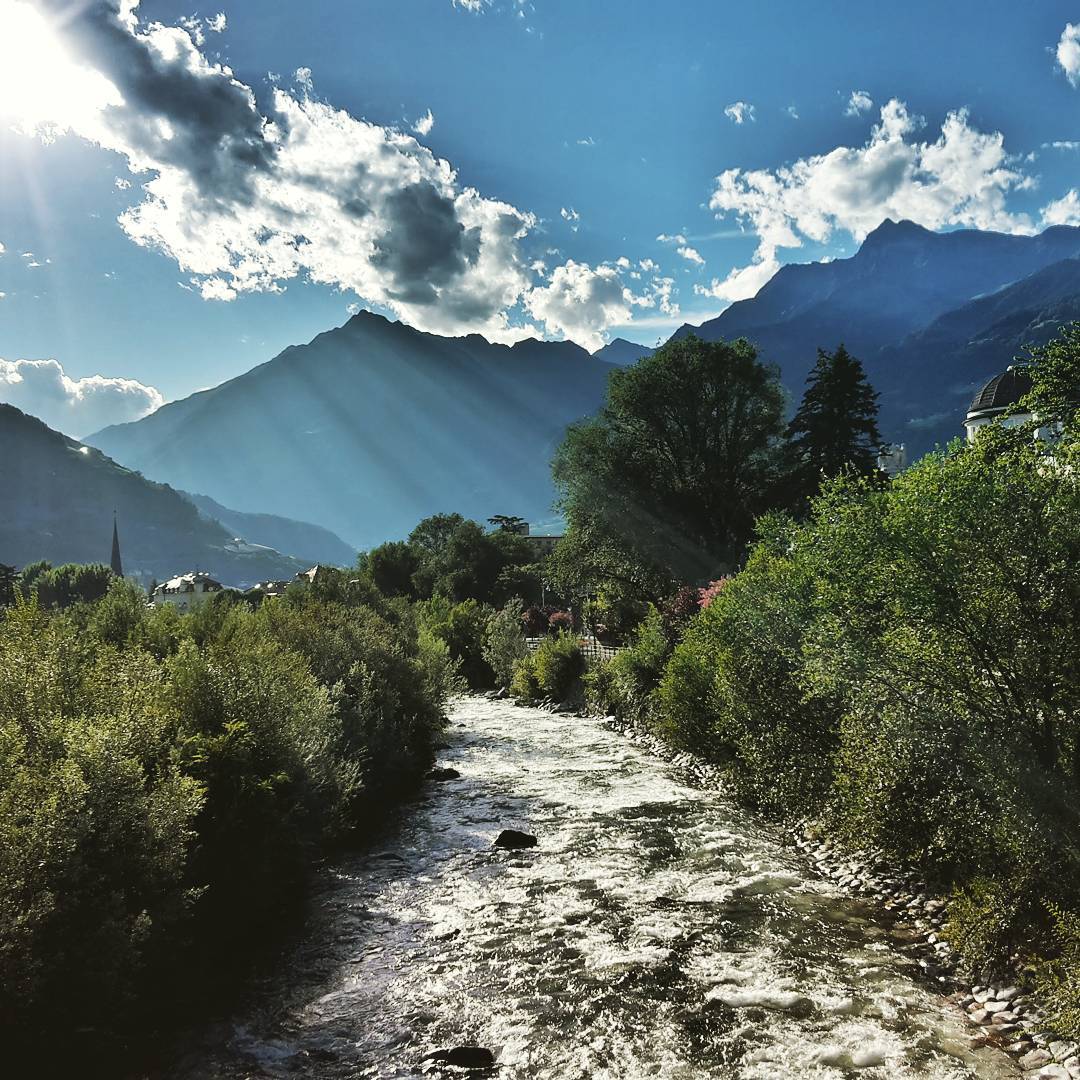 Sunset walk along Passer river